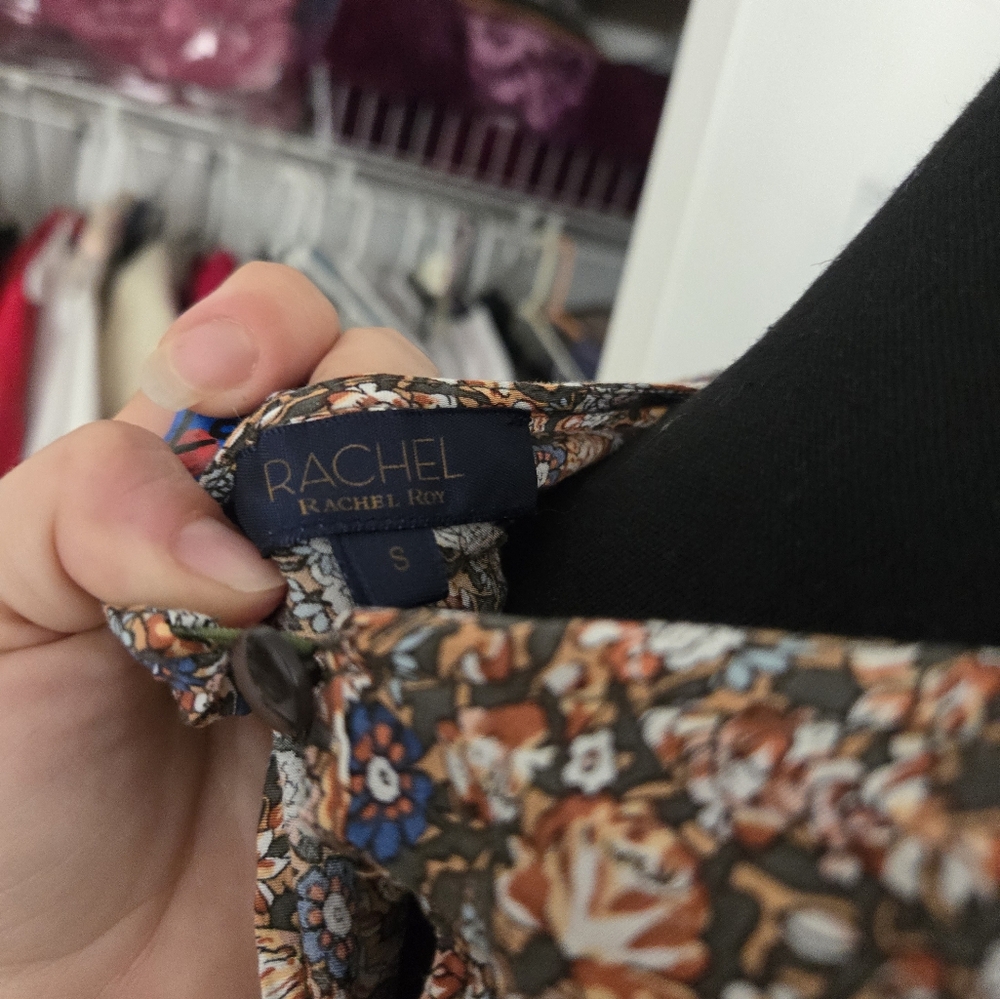 RACHEL Floral Ruffle Blouse - Picture 4 of 9